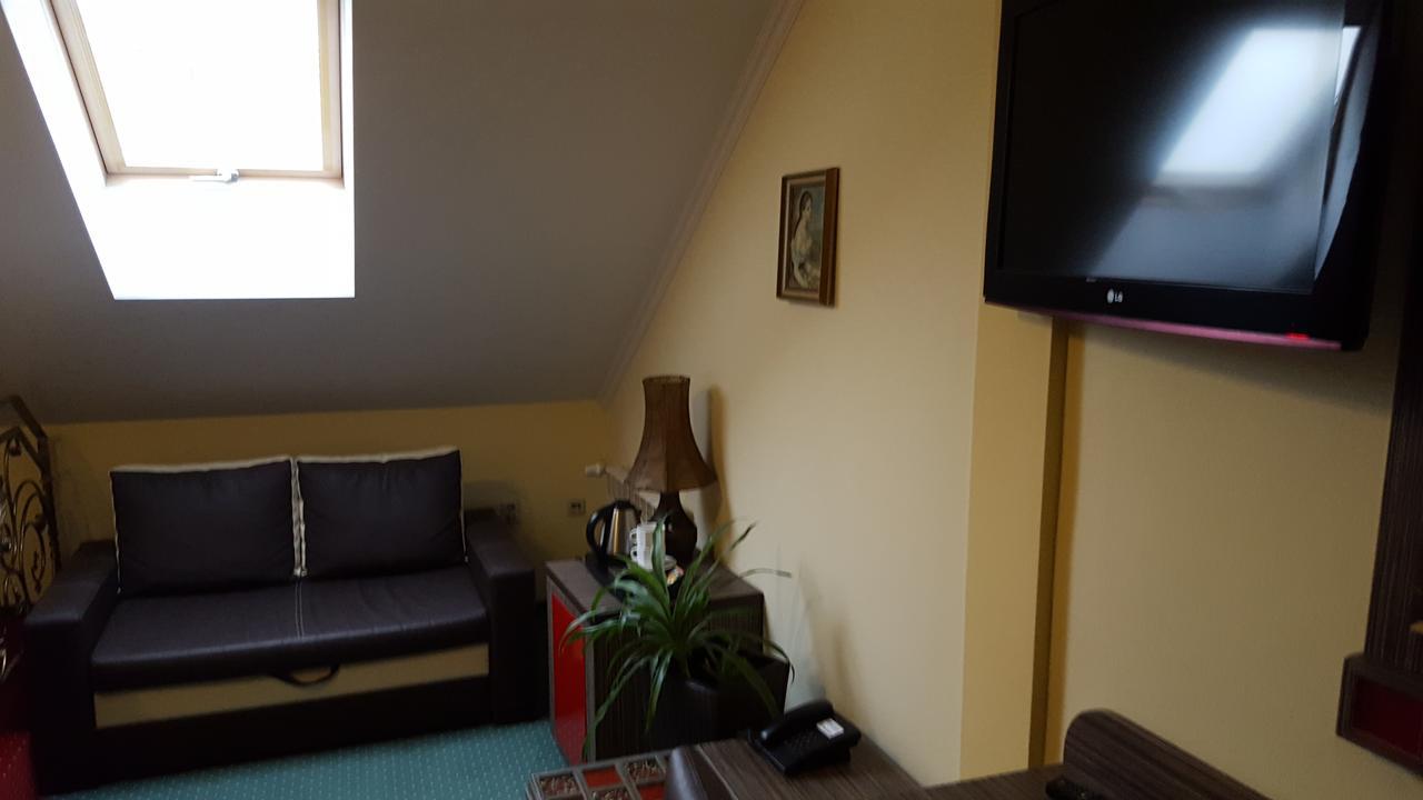 Zielony Dworek Kraśnik Exterior foto